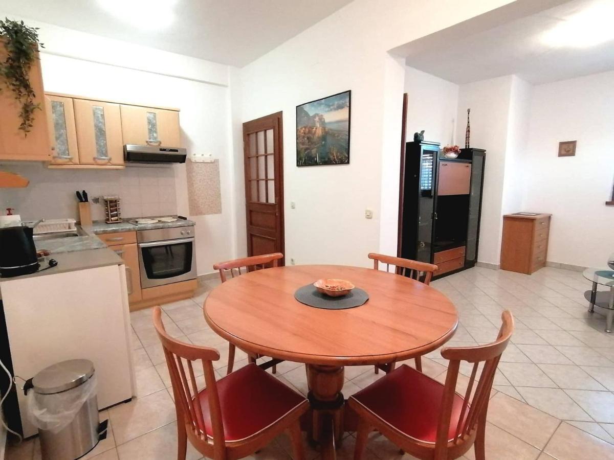 Anita Apartment โปเรช ภายนอก รูปภาพ