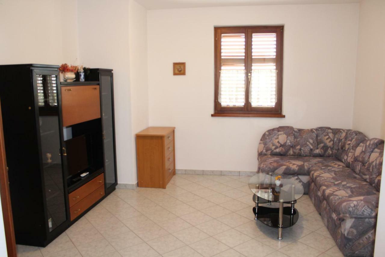 Anita Apartment โปเรช ภายนอก รูปภาพ